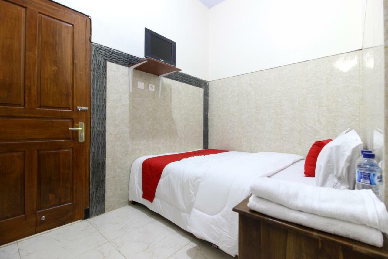 RedDoorz near Museum Gunung Merapi Kaliurang Exterior foto